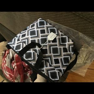 Thirtyone crossbody thermal in the deco diamond